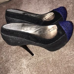 Qupid sparkle black and blue heel